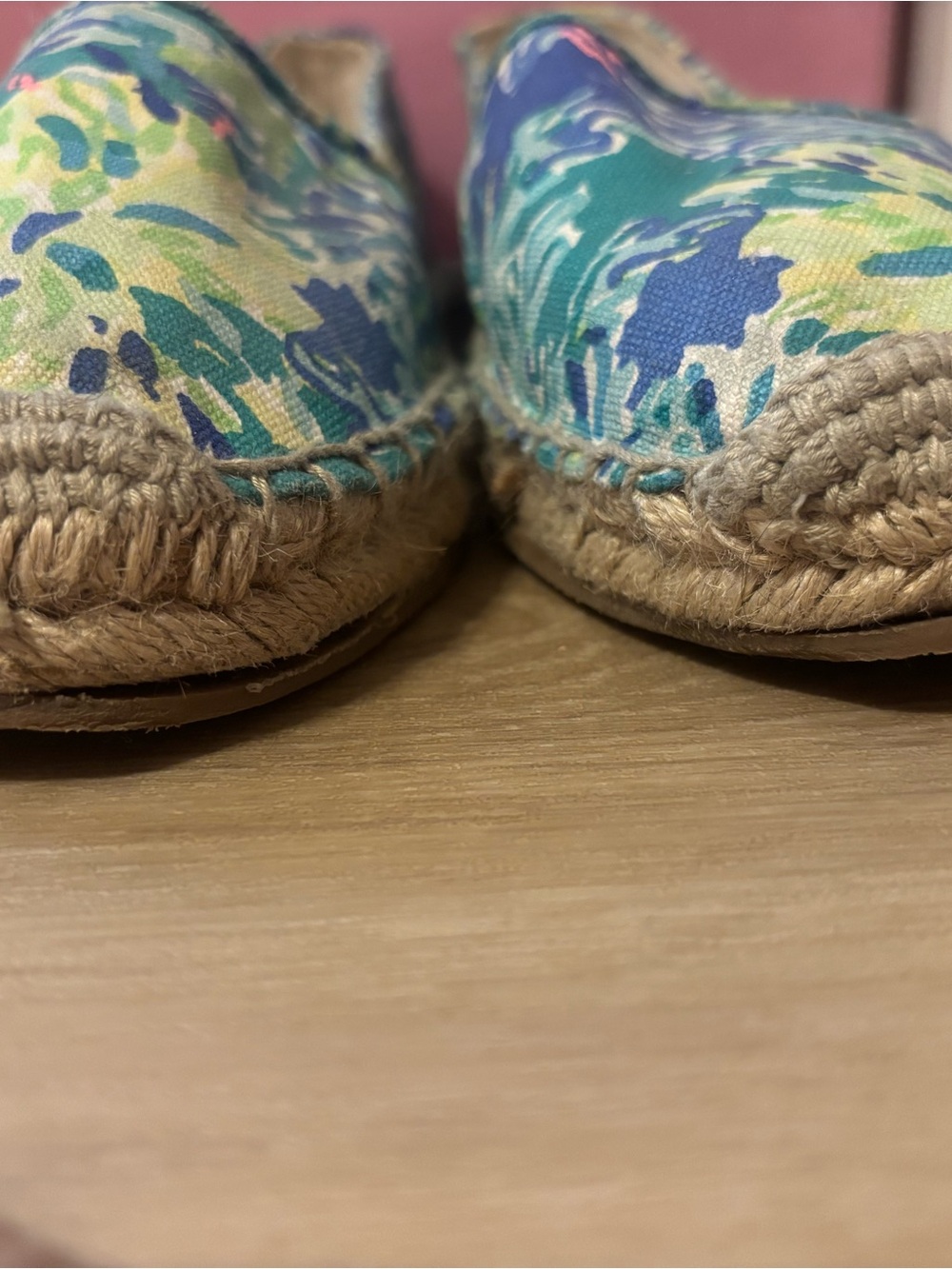 Lilly Pulitzer Blue, Green & Yellow Floral Canvas Espadrilles Sz 8 - Picture 3 of 5